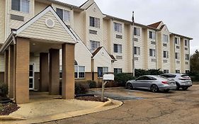 Starkville Inn & Suites